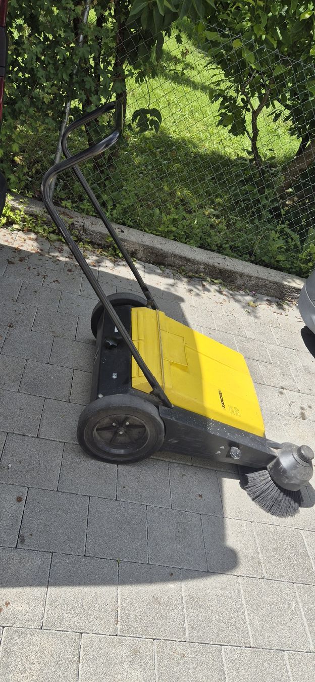 Kärcher Tutte le macchine: Kärcher KM700 – Usato da Grenchen venduto da HZG. 1