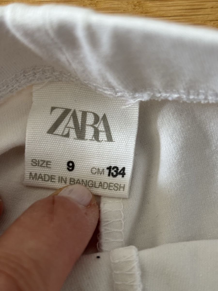 Zara Pantaloni: Zara short legging Weiss 134 – Usato da Fribourg venduto da dafral 1