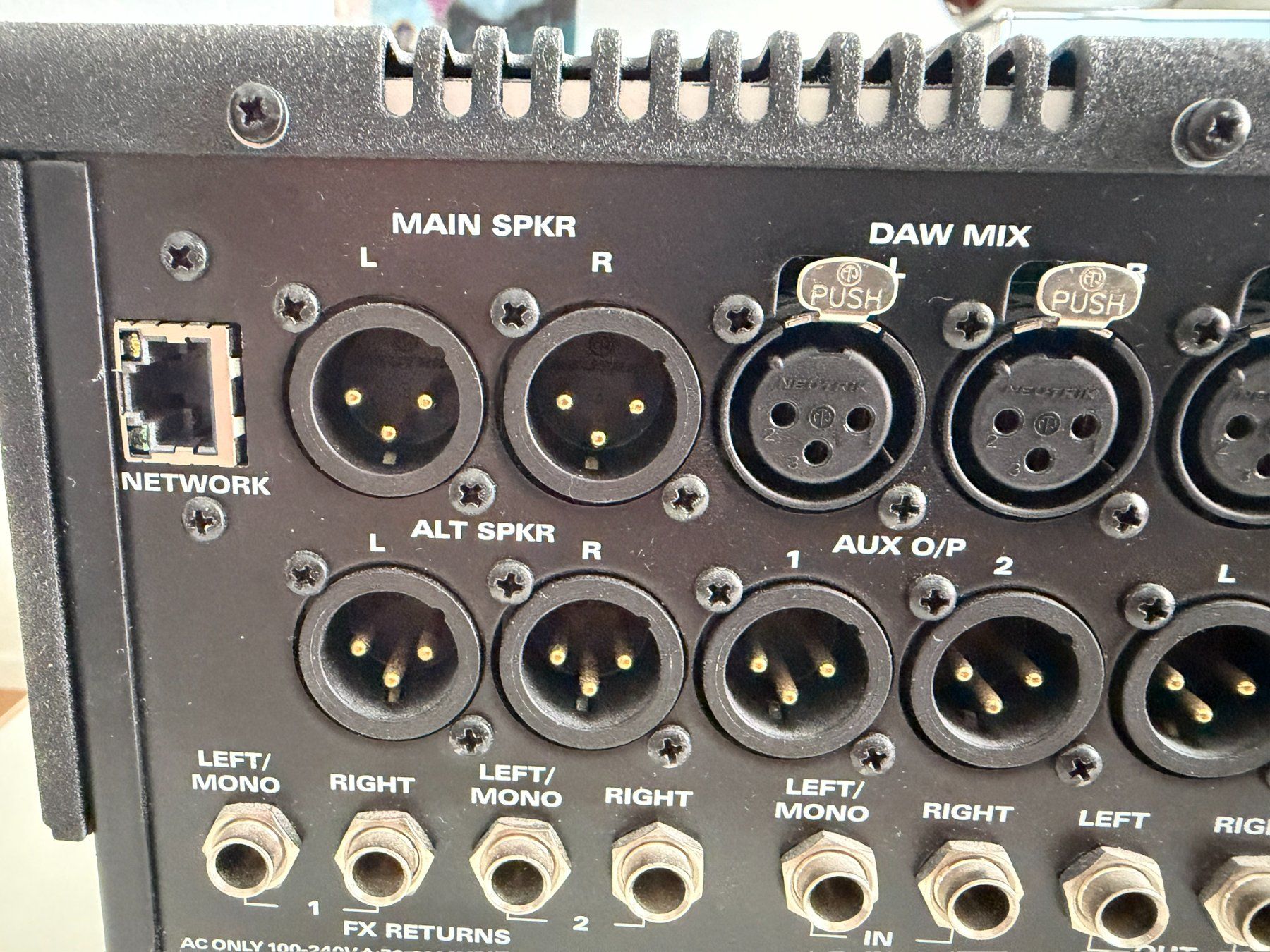 Platines de mixage: Focusrite Control 2802 Analog Summing Mixer, Bus Comp ++ – D'occasion à Horw par Scopejazz 4