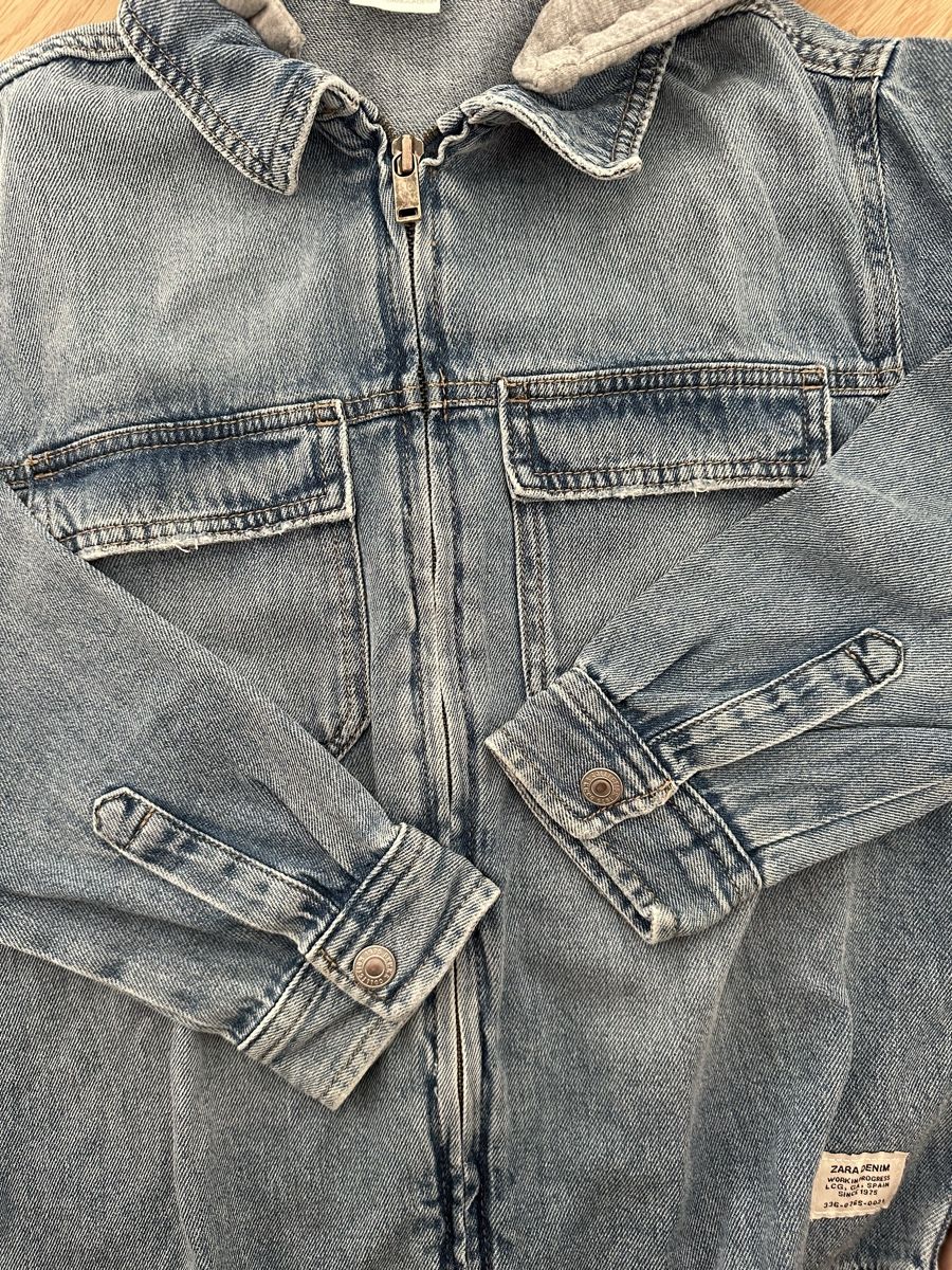 Zara Lotti & Set di vestiti: Denim Jacket with Hood Grey ZARA – Usato da Zürich venduto da hak_5sm5 4