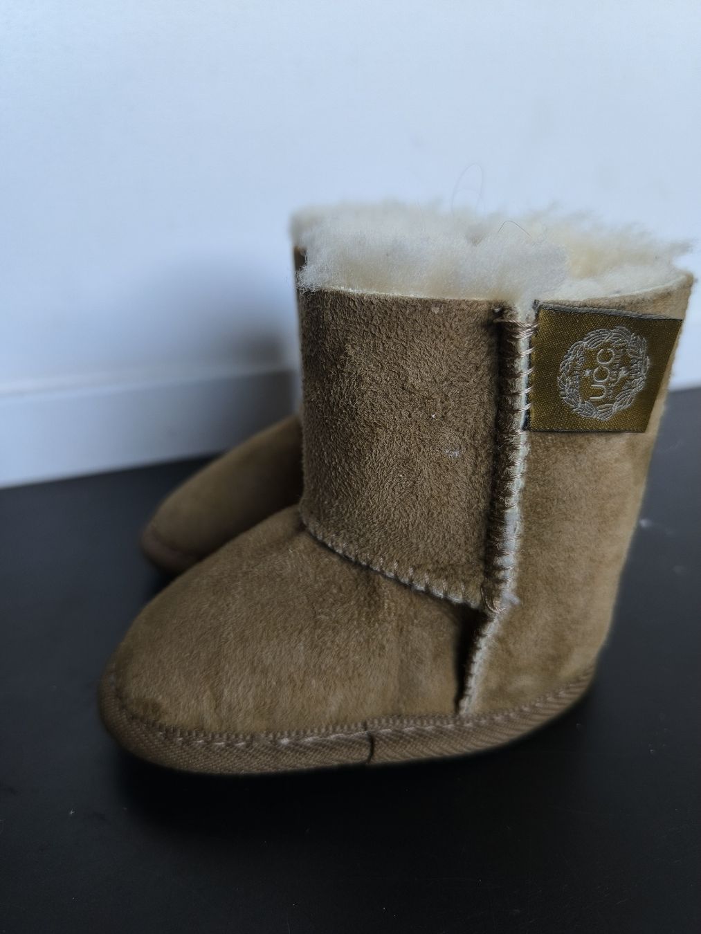 Ugg Chaussures garçon: UGG Merino Original Baby Schuhe  – D'occasion à Frauenkappelen par Nickyta89