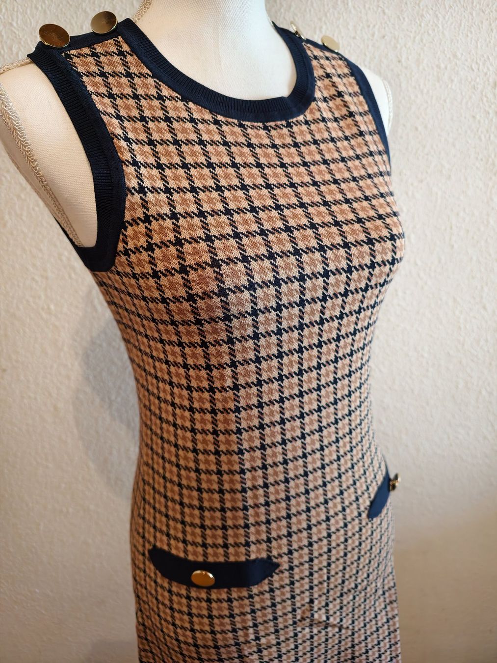 Claudie Pierlot Vestiti: Robe Claudie Pierlot neuve – Nuovo e nell'imballaggio originale da Veyrier venduto da aleyaah 1