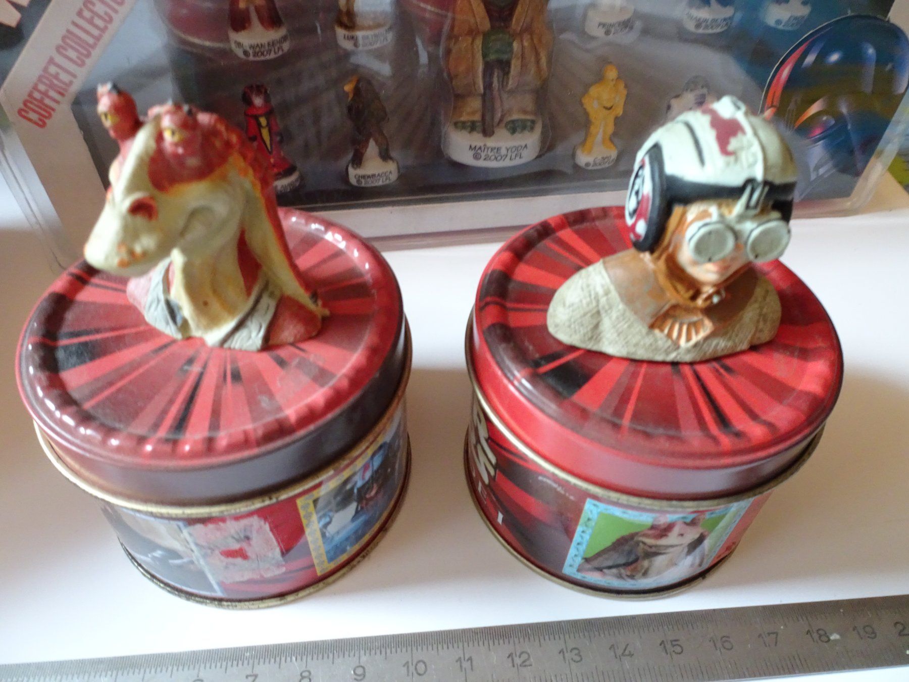 Star Wars Statuette: 2 Dosen Star Wars Comics Figuren – Usato da Schönenwerd venduto da schnitzunddrunter