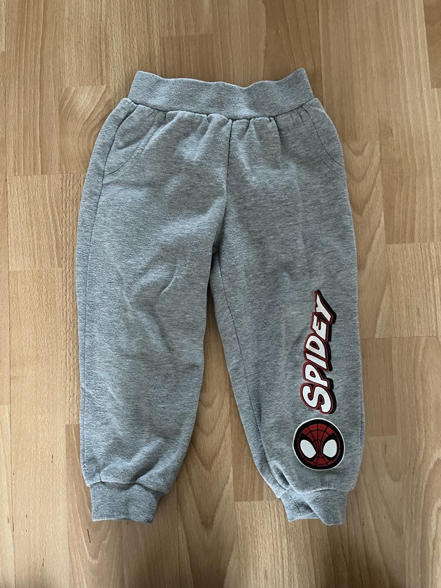 Lotti & Set di vestiti: Spiderman Trainer als Set, Gr. 92/98 – Usato da Zürich venduto da jmg_8005 3