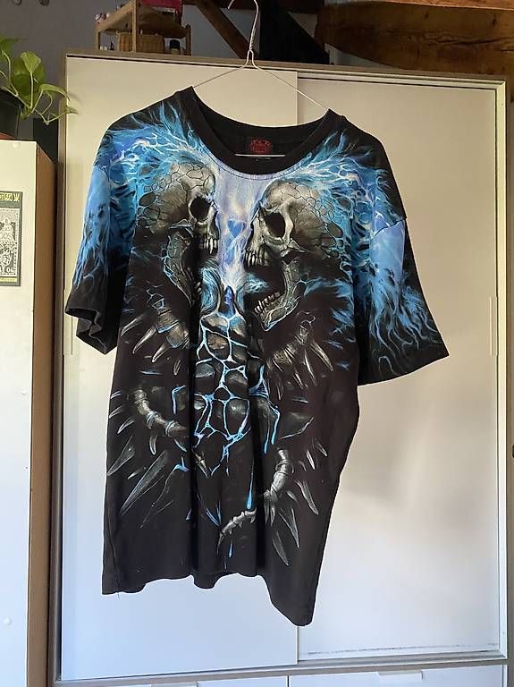 T-shirts: t shirt gothique métal – D'occasion à Boudry par luciegsr