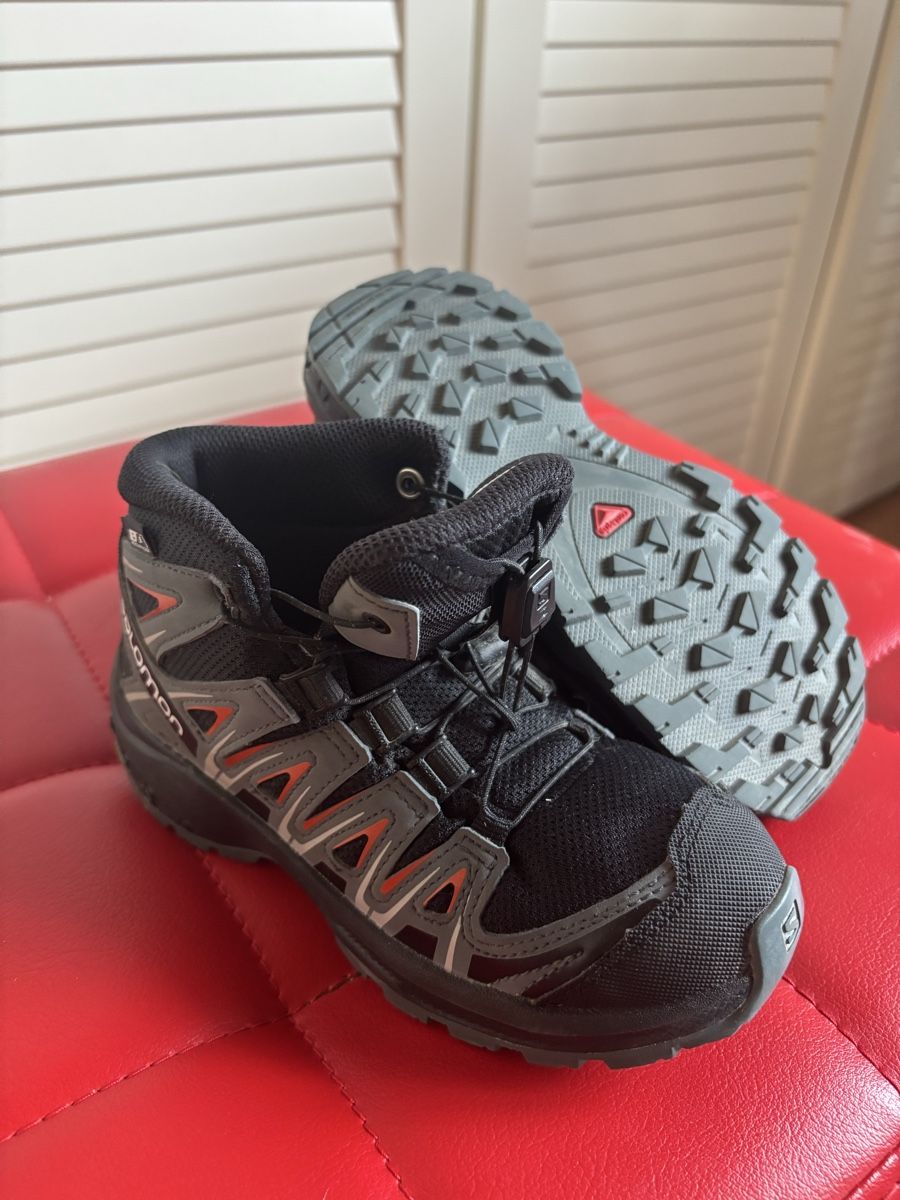 Schuhe für Jungen: 3xKinderschuhe Gr.31 – Gebraucht aus La Garde (Sembrancher) von jan_b6mp 3