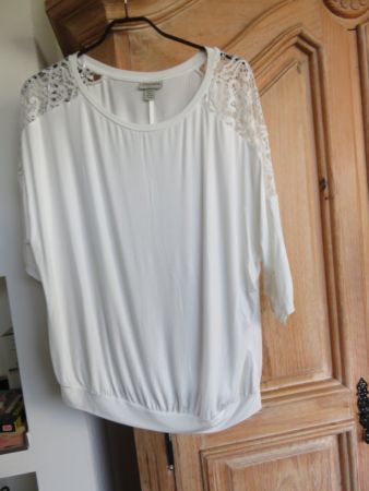 SHIRT MIT SPITZENEINSATZ Gr. L