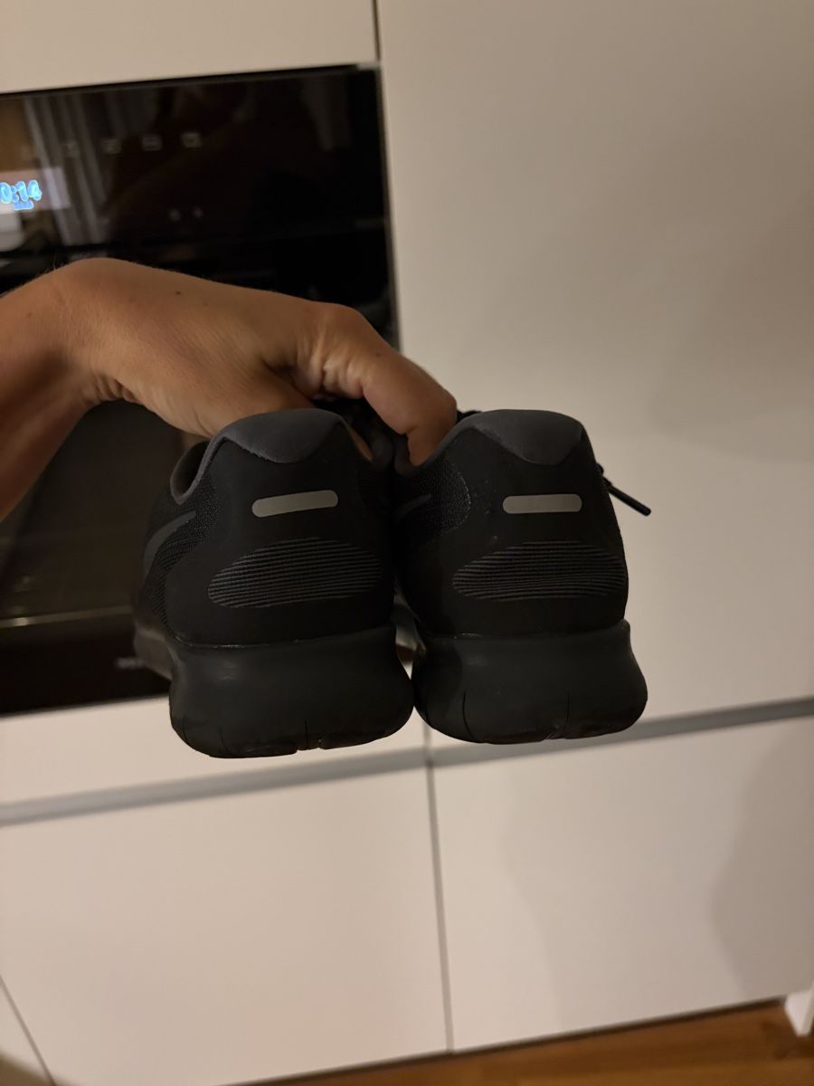 Nike Scarpe da uomo: Nike Sneaker schwarz Grösse 40 – Nuovo (secondo la descrizione) da Meilen venduto da SabrinaK1992 1
