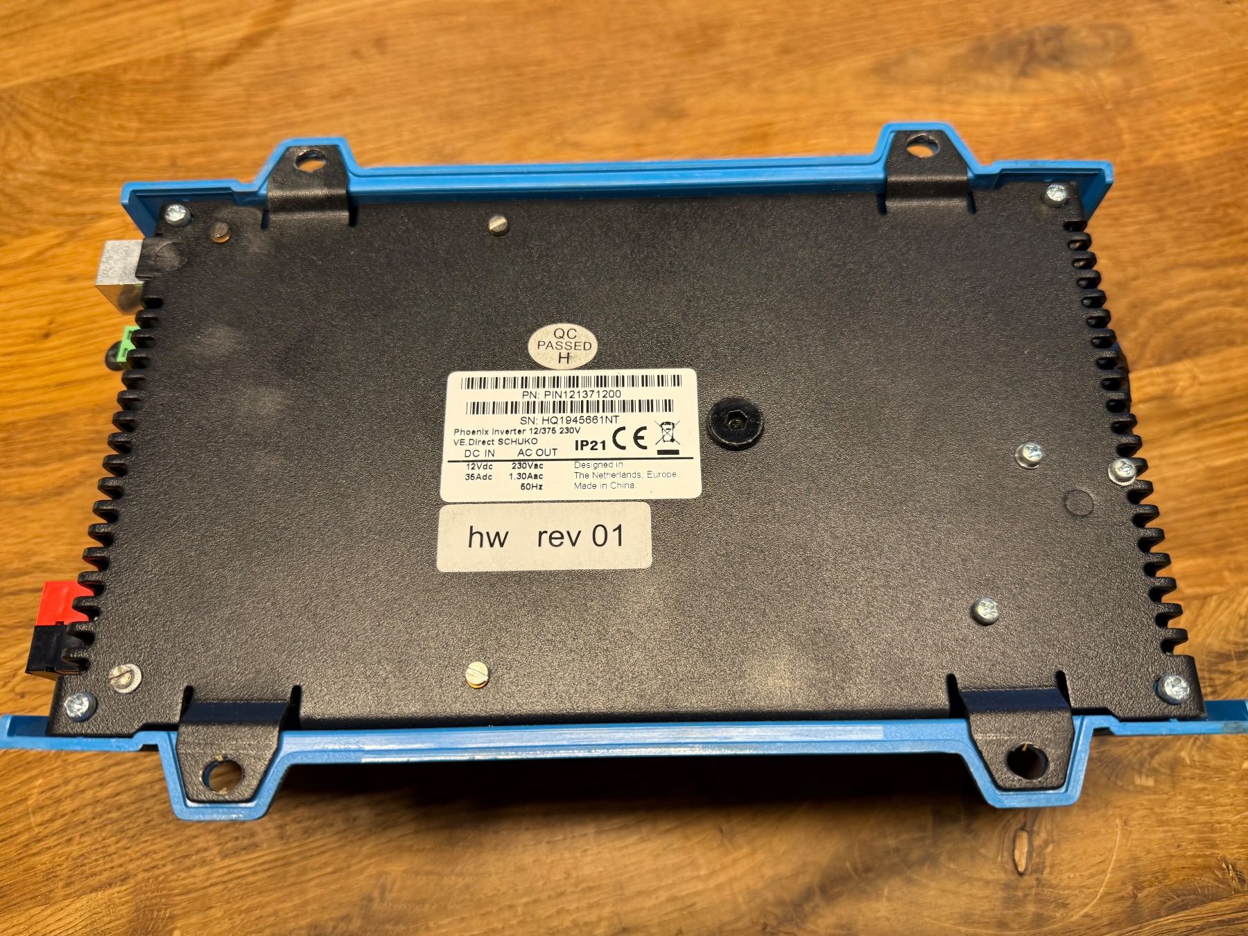 Victron Inverter: Phoenix 12/373 Wechselrichter – Usato da Meisterschwanden venduto da Macteddy 4