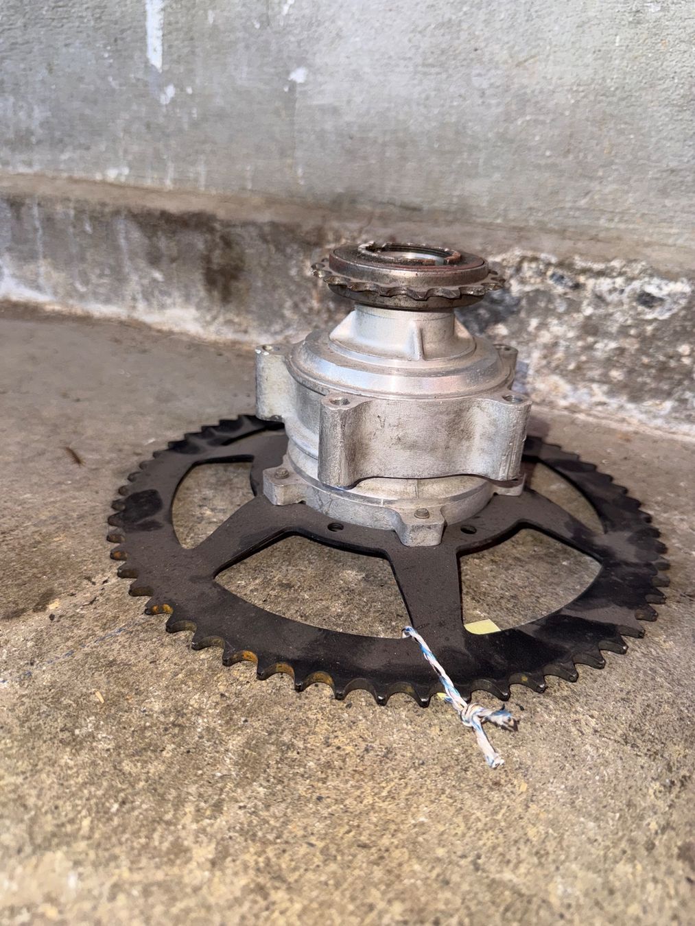 Peugeot Mofa-Ersatzteile: Peugeot 103 Töffli Radnabe – Defekt aus Fahrni b. Thun von berger_tuning34 3