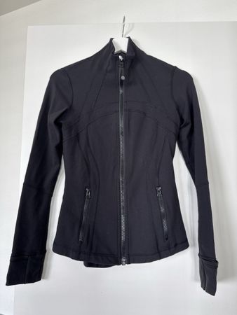 Lululemon Define Jacket in Black in Size 4