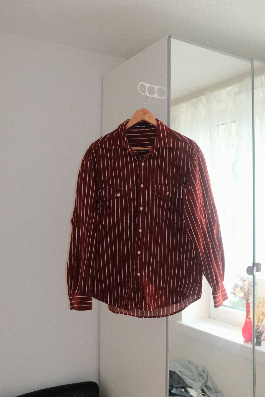 Hemden: Hemd in Corduroy Rot – Gebraucht aus Zürich von Leistong