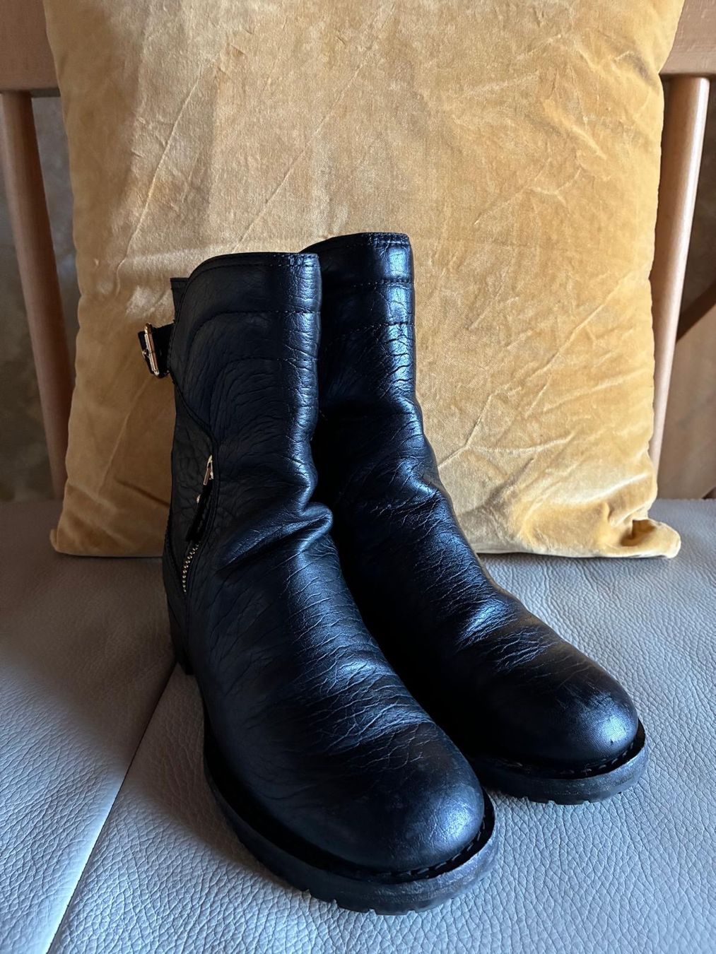 Louis Vuitton Scarpe da donna: LOUIS VUITTON – Usato da Rümlang venduto da har_z6qv 5