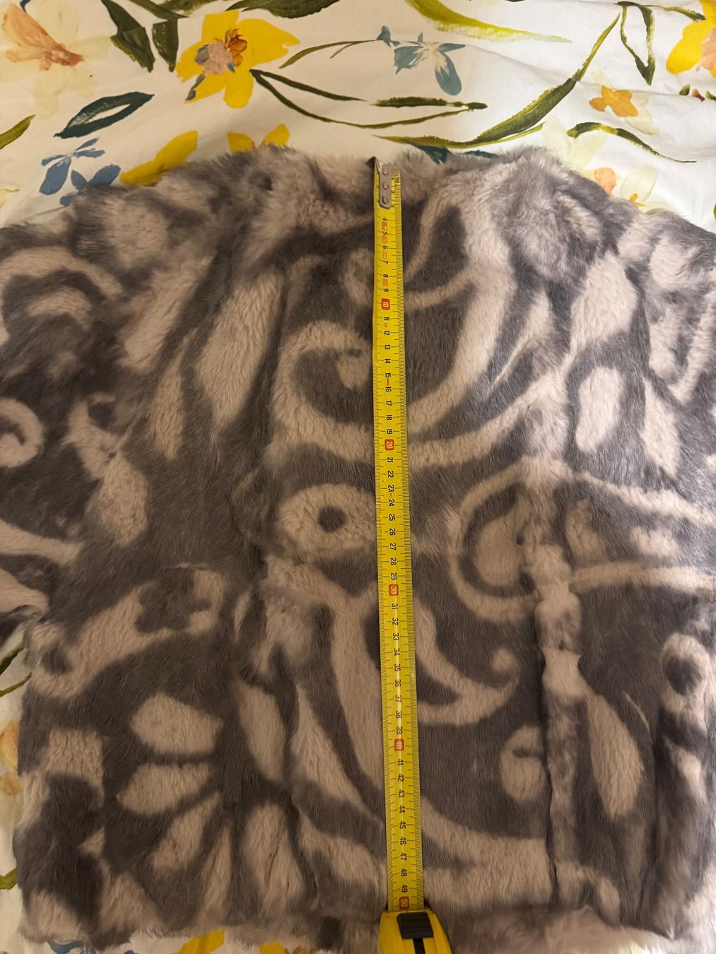 Armani Altro in Moda donna: Emporio Armani Fur Cape – Usato da Neuchatel venduto da Mia_G 7