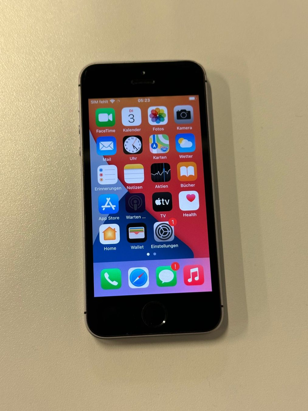 Apple Telefoni cellulari / Smartphones: Apple iPhone SE, 32 GB – Usato da Hombrechtikon venduto da SPS-Liquidationen