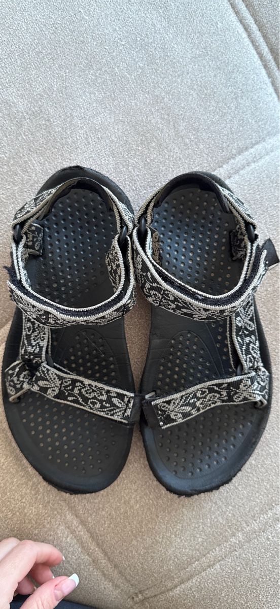 Teva Scarpe da donna: Sandalen TEVA – Usato da Niederurnen venduto da Castash