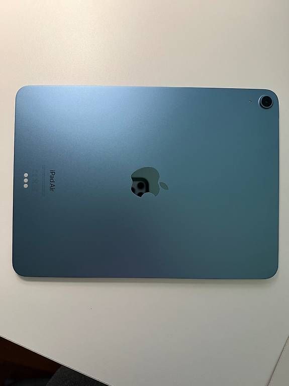 Tablet PC: iPad Air 5. Generation WLAN 64GB Originalverpackt – Usato da Hindelbank venduto da Christenerj 1