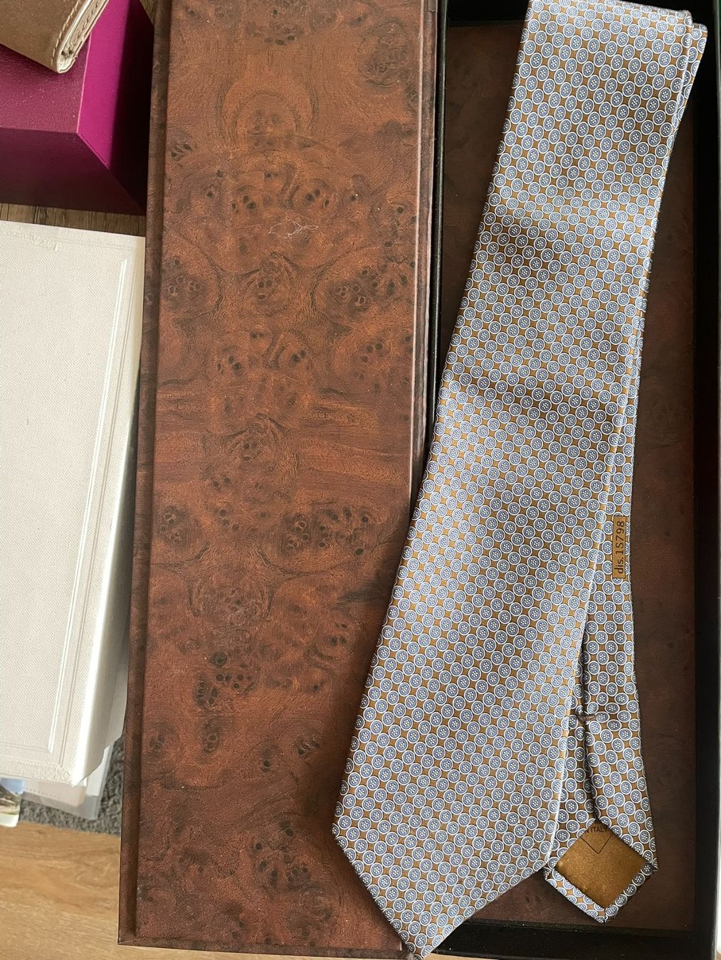 Brioni Cravatte: Cravate Brioni – Usato da Genève venduto da sha_rrt5