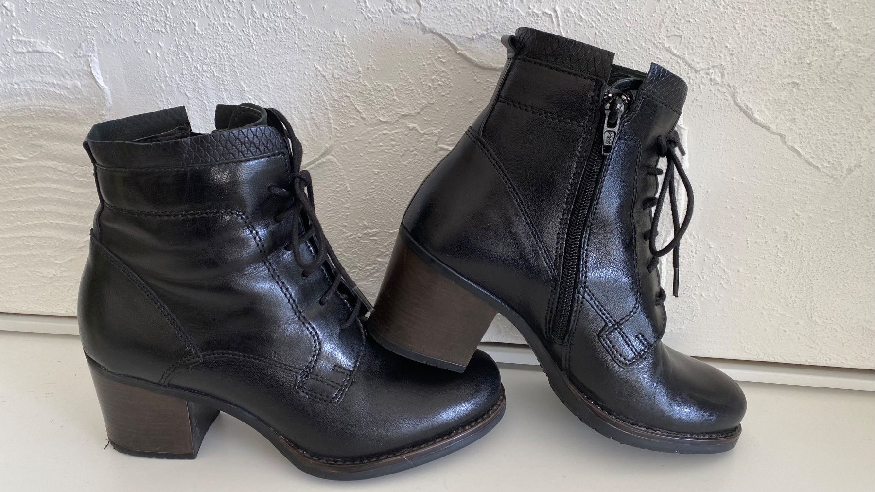 Scarpe da donna: Leder Stoefeletten Grösse 36 – Nuovo (secondo la descrizione) da Brüttisellen venduto da kat_g7jv