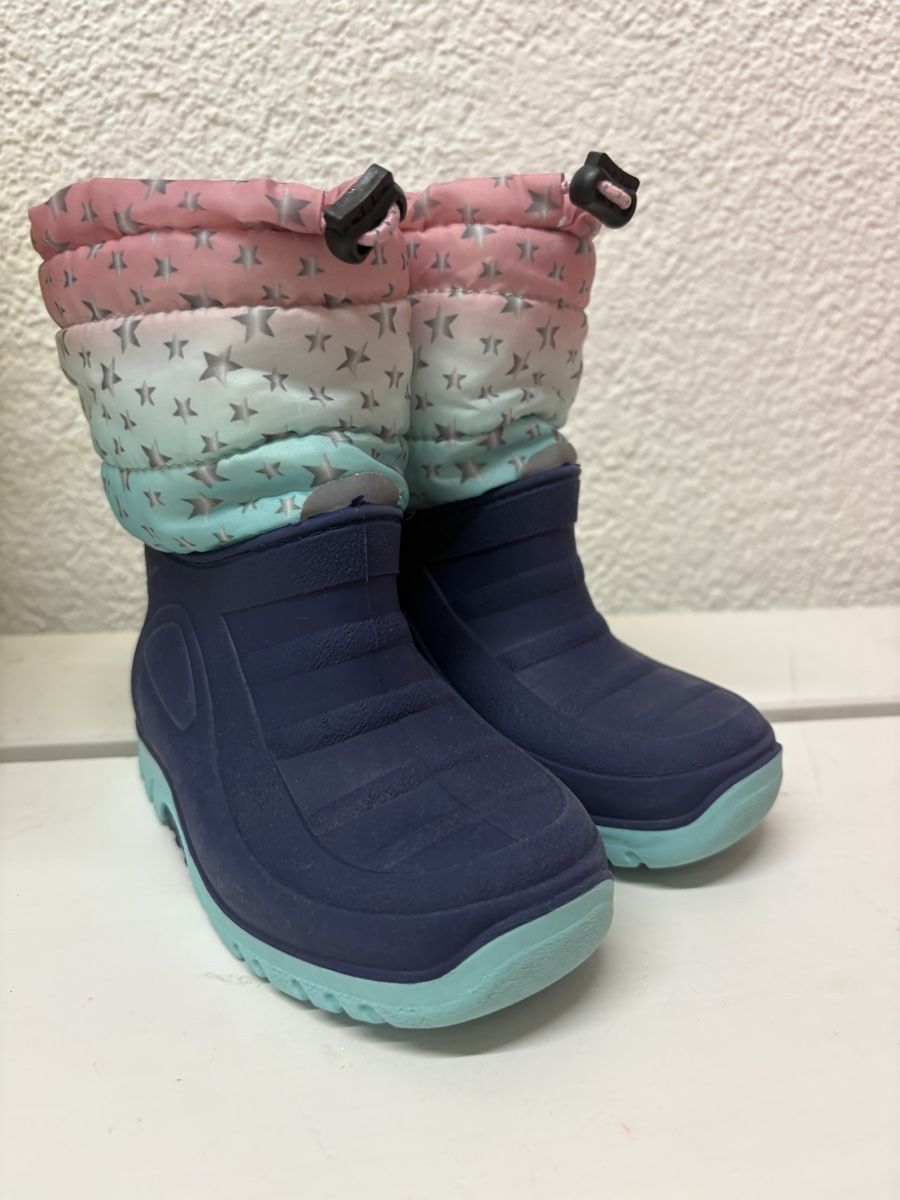 Scarpe per ragazzi: Kinder Winterstiefel Sternenmuster Grösse 25  – Usato da Uster venduto da swordfish_m 1