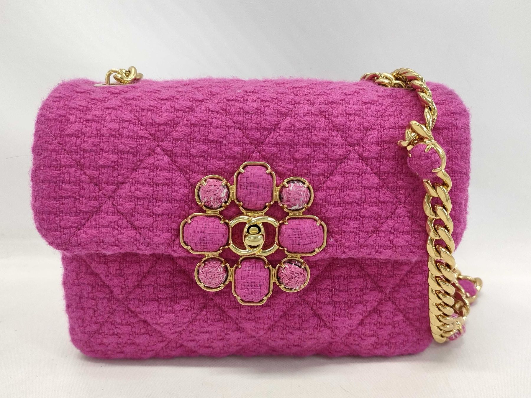 Chanel Taschen für Damen: Luxuriöse Chanel Mini Bijoux Flap Bag – Gebraucht aus St. Gallen von Love_Luxury