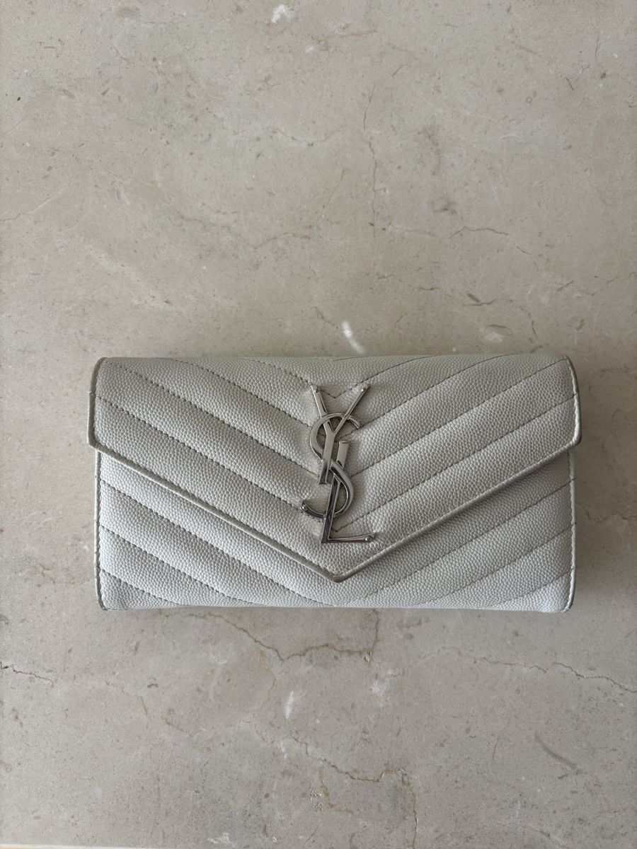 Saint Laurent Portamonete: Yves Saint Laurent Geldbörse – Usato da Basel venduto da leo_mld9