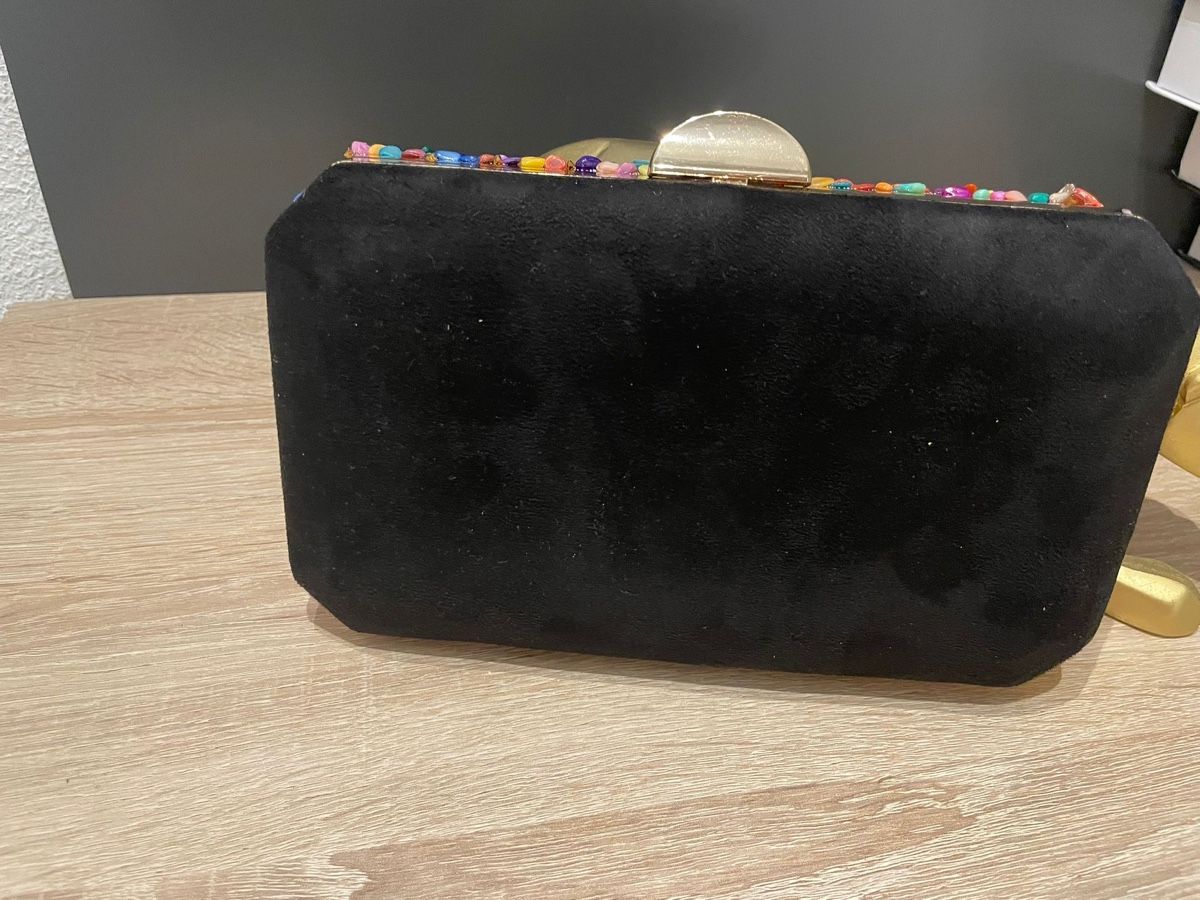 Autres vêtements & accessoires: Pochette de soirée colorée avec perles 🤩 – Neuf (Voir description) à La Chaux de fonds par car_f9yg 2