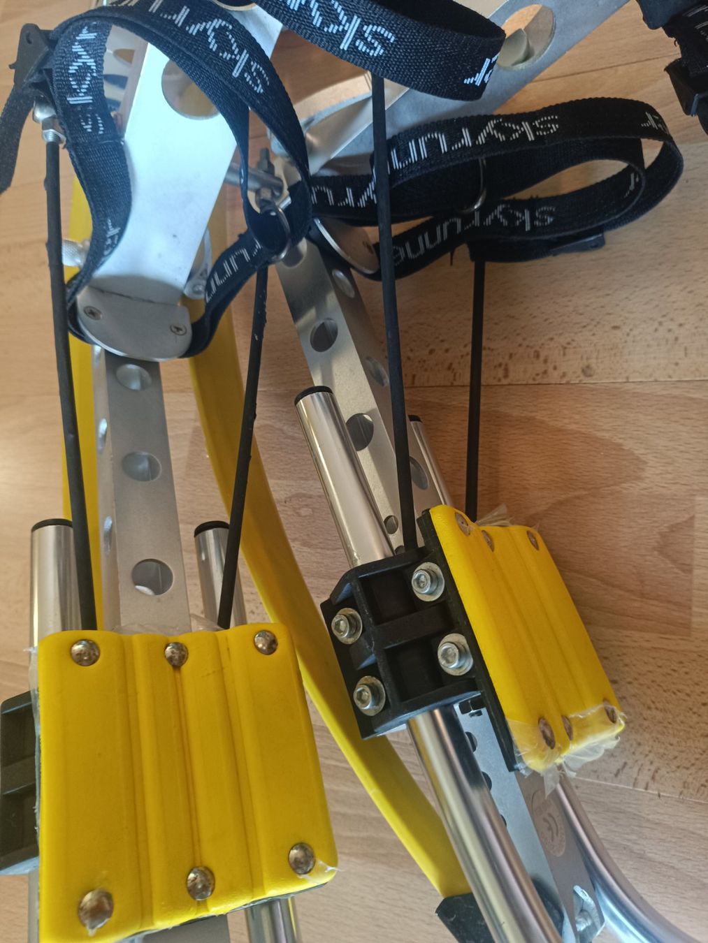 Trampolini: Skyrunner Känguru-Schuhe – Nuovo (secondo la descrizione) da Baden venduto da ShoppiLand 1