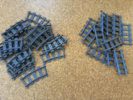 LEGO Konvolut – 20 Kurven & 12 Gerade Schienen