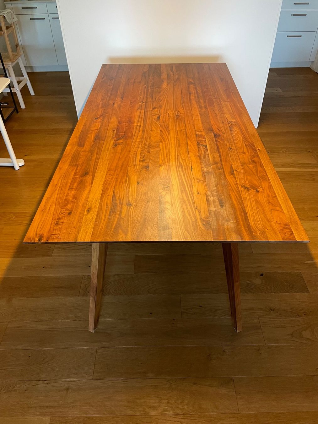 Tables: Nussbaumtisch – D'occasion à Schenkon par mic_2g7x