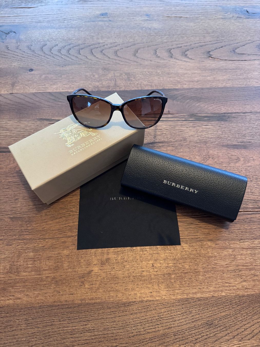 Occhiali & Lenti: Sonnenbrille von Burberry – Nuovo (secondo la descrizione) da Dielsdorf venduto da Gioma06