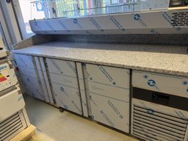 Kühlarbeitstisch 160cm Edelstahl mit Granitabdeckung neu
54