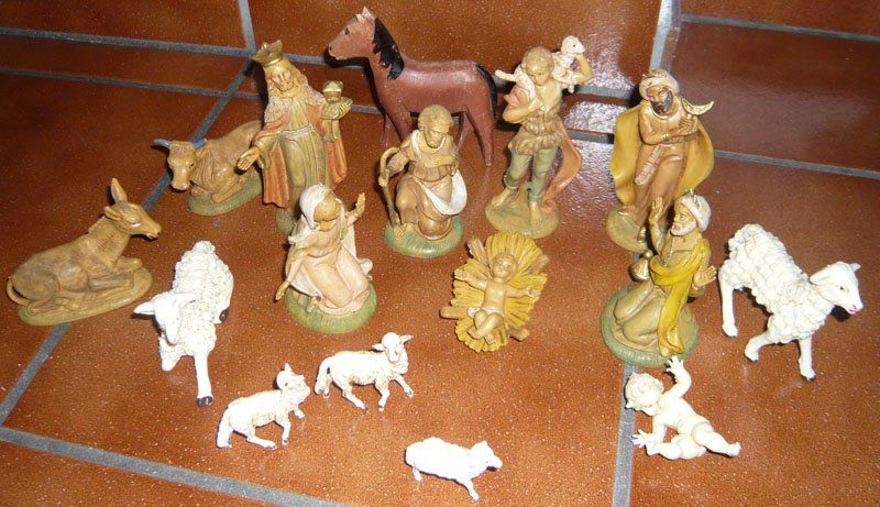 Tutte le decorazioni: Krippe mit Figuren – Usato da Ruggell venduto da Btt 2