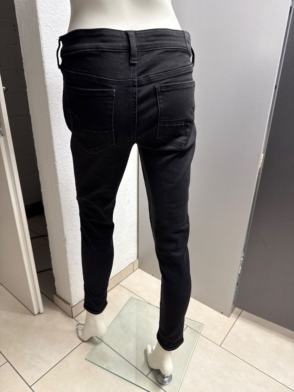 American Eagle Pantaloni: HOSE AMERICAN EAGLE gr 8 US – Usato da Birr venduto da WalkyriaM 1