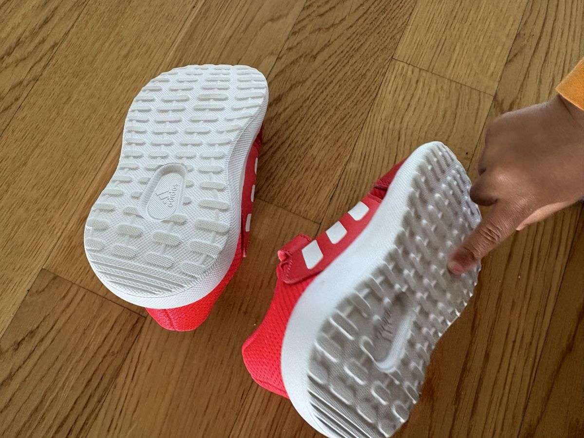 Adidas Scarpe per ragazzi: Adidas Kinderschuhe 22 – Nuovo (secondo la descrizione) da Basel venduto da brinebiene3010 2