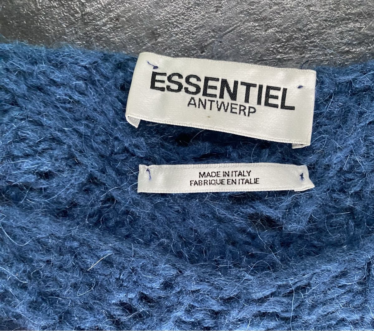Maglioni & Felpe: Pulli Essentiel Antwerp blau – Usato da Chur venduto da simhofstr 1