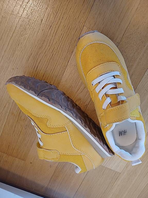 Scarpe per ragazze: Turnschuhe gr 33 – Usato da Sisseln AG venduto da JanaSK 2