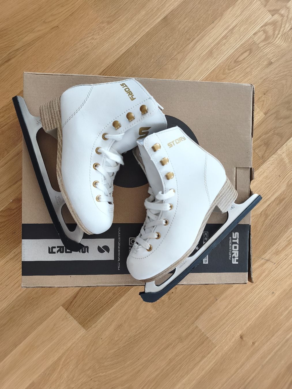 Patins à glace: Patins à glace – D'occasion à Gland par adi_xw2q