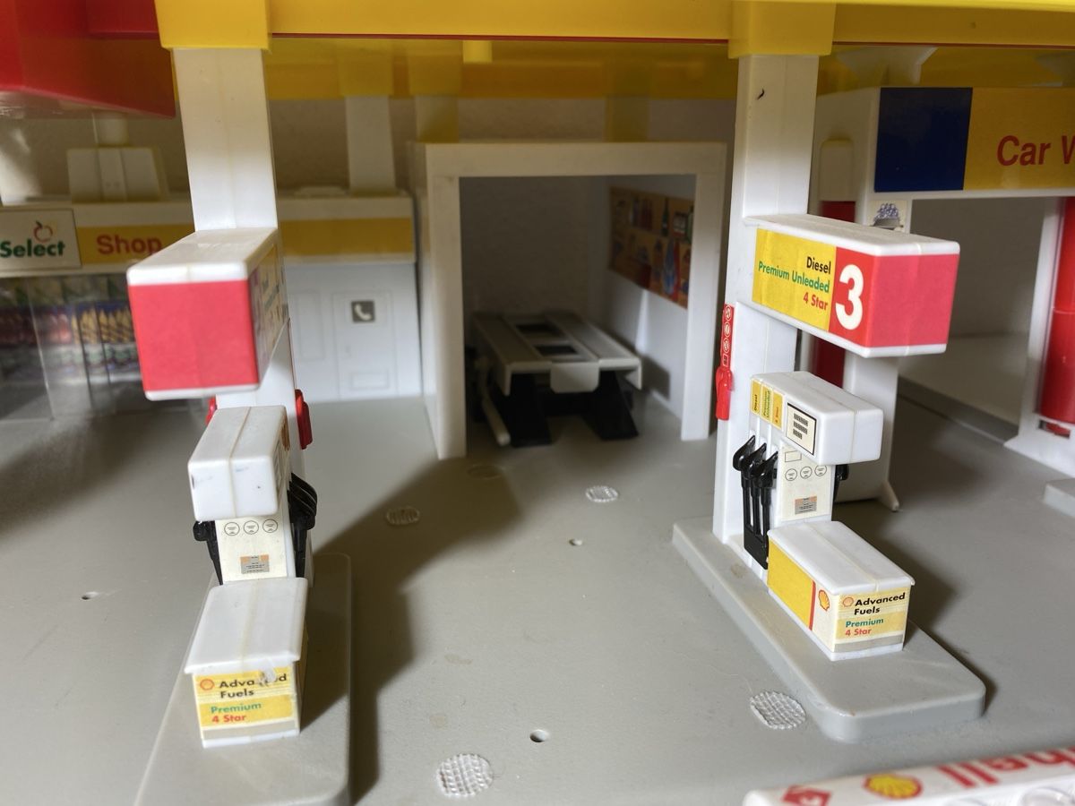 Modellini d'auto: Shell Modellautos/ Tankstelle – Usato da Winterthur venduto da ben_9vxx 8