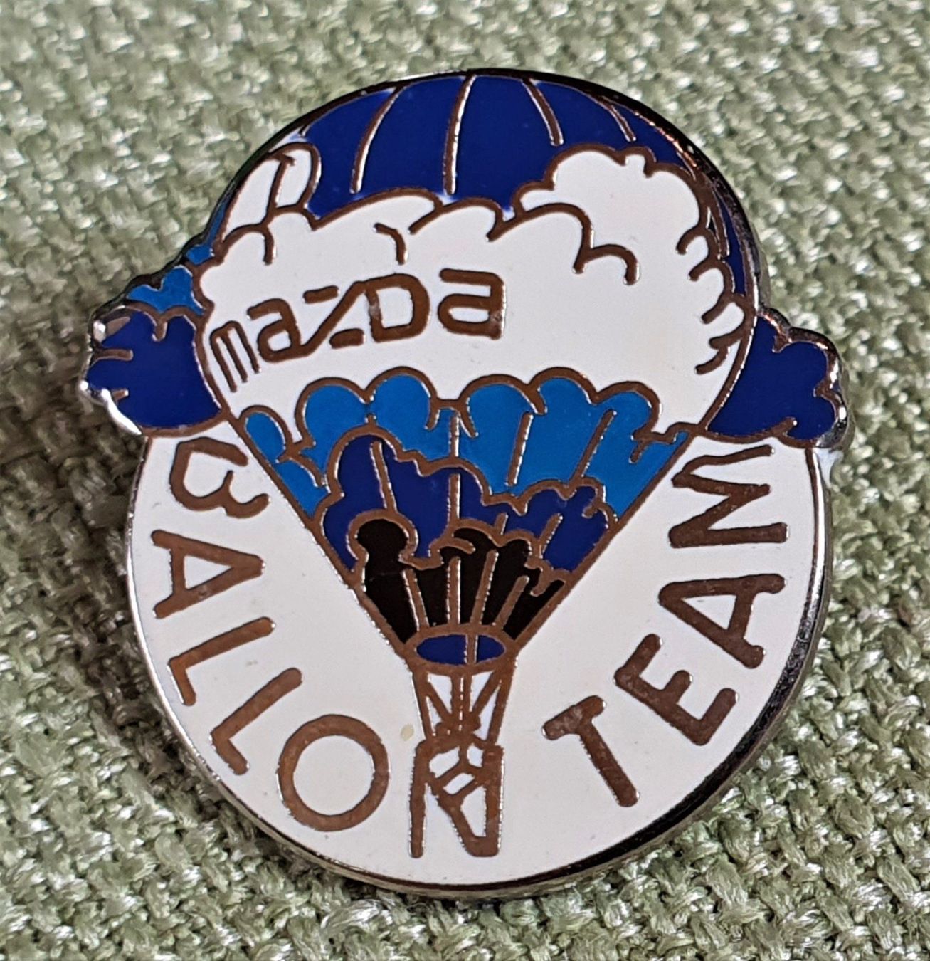 Plaketten & Abzeichen: C440 - Pin Mazda Ballon Team Schweiz – Gebraucht aus Reinach BL von Boston-Verkauf
