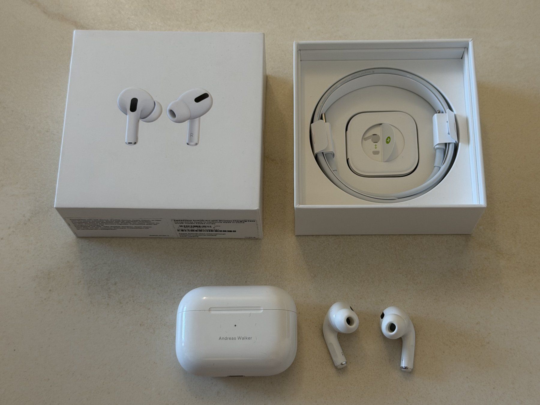 Apple Casques audio: Apple AirPods Pro (1. Generation) mit Ladecase – Défectueux à Glarus par walkerit 3