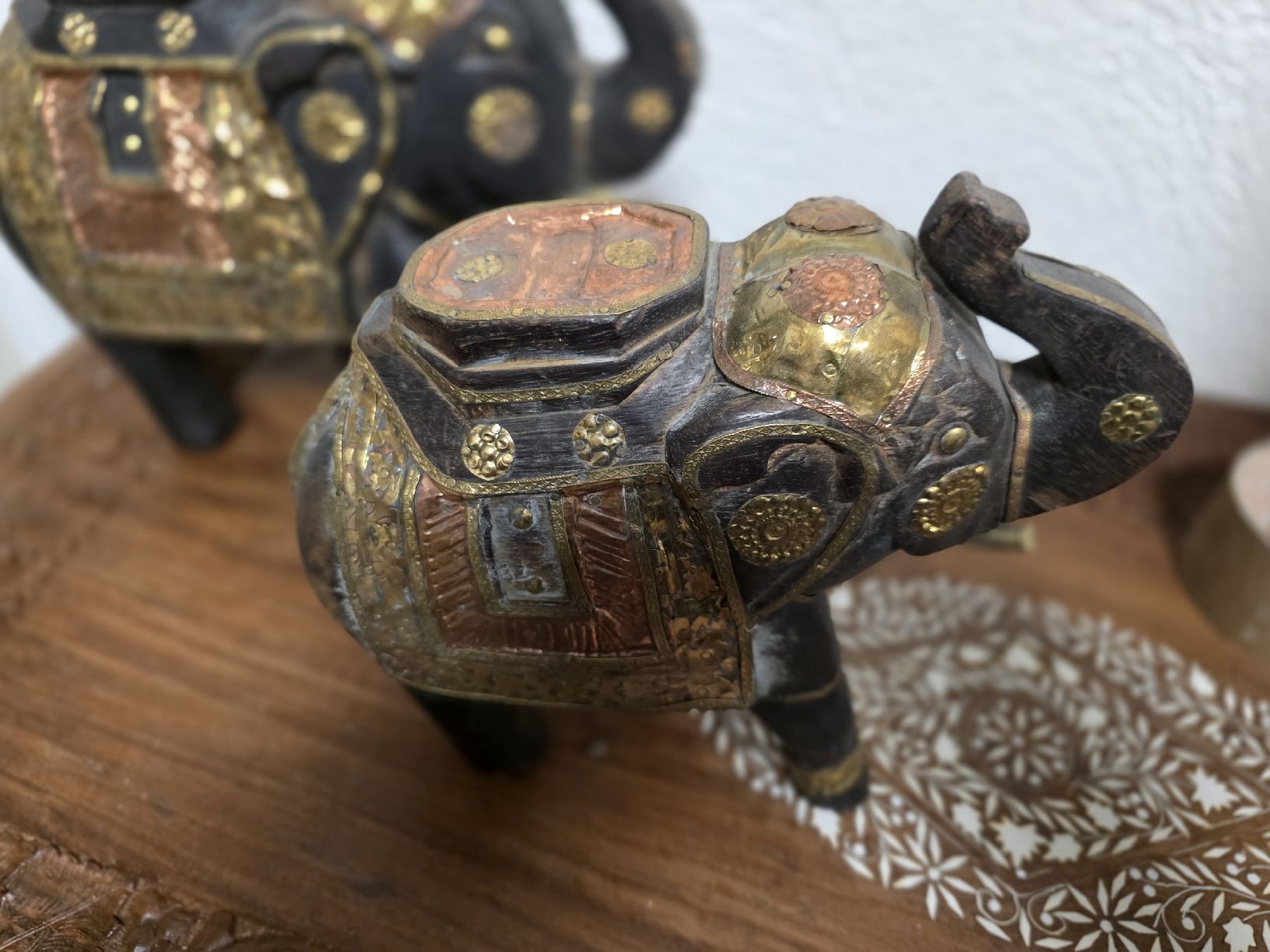 Sculture & Statue: Couple elephants – Usato da Vernier venduto da 19pigments 2