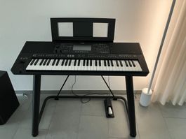 Yamaha PSR-SX720+ und Yamaha L7B Ständer