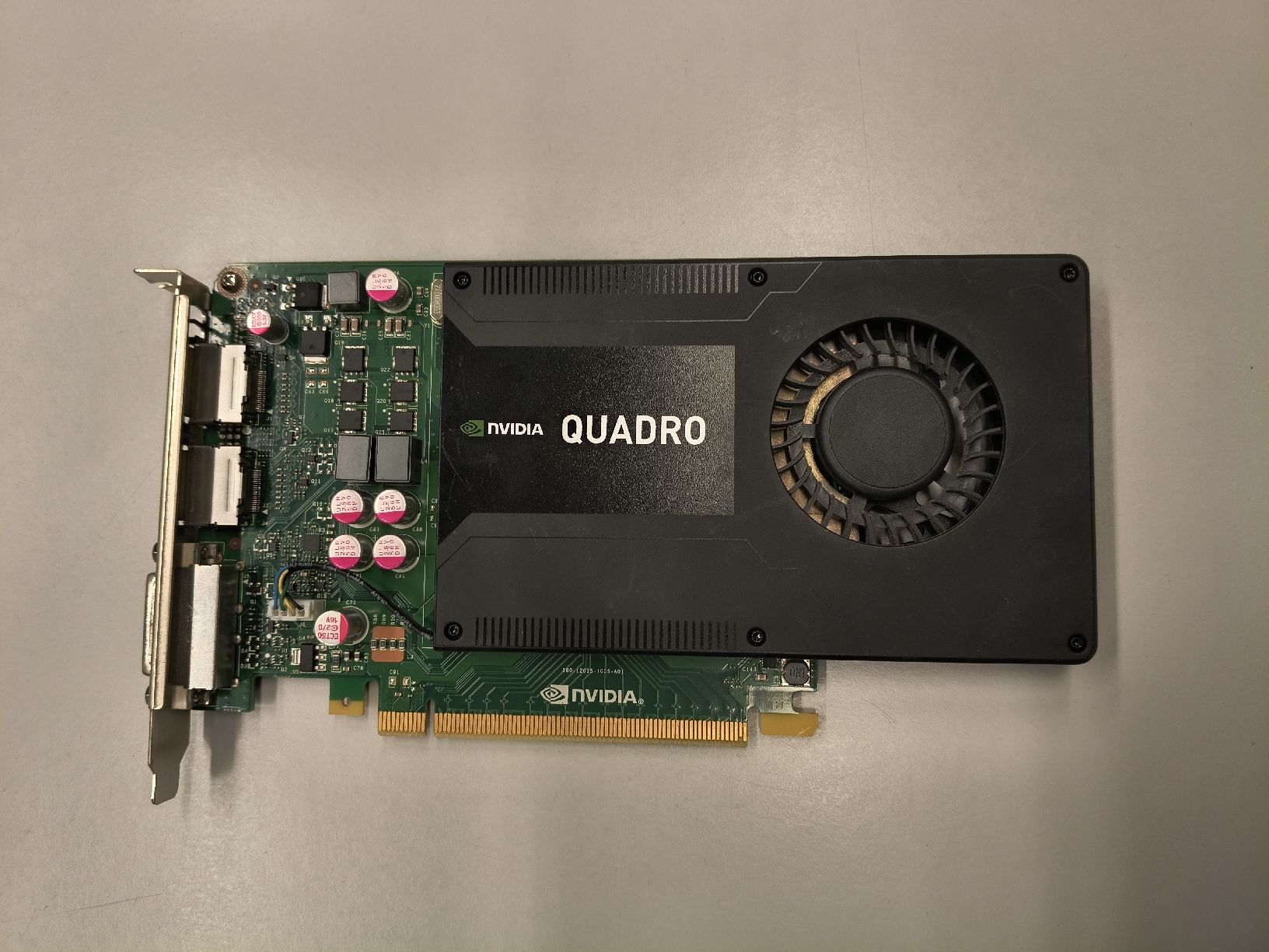 Nvidia Schede grafiche: NVIDIA Quadro Graphics Card Good Used Condition – Usato da Zürich venduto da TrainLine