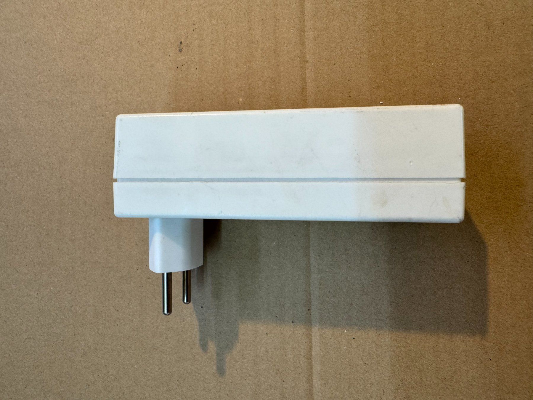 Alimentazione elettrica: Multiprise 4 prises blanc, orientable, bon état – Usato da Tatroz venduto da DanielCut 1