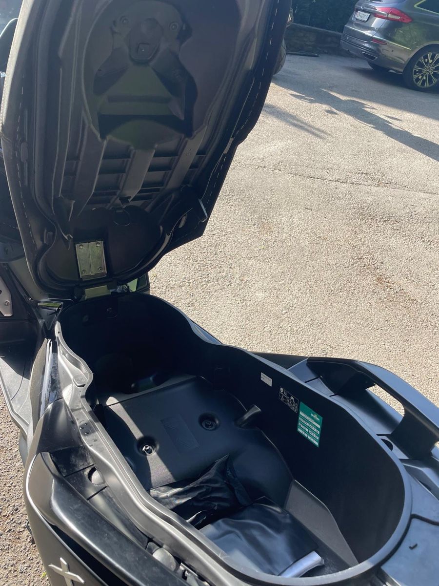 Yamaha Scooter: Yamaha XMAX Techmax 125 Roller, Top Zustand – Usato da Wiesendangen venduto da Aris05 4