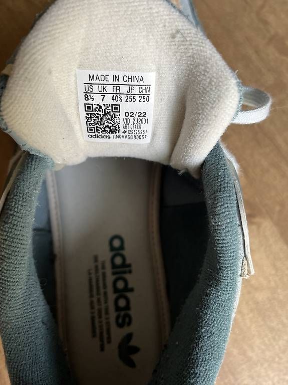 Adidas Chaussures hommes: Adidas Astir 40.2/3 – D'occasion à Zürich par TinaPro 4