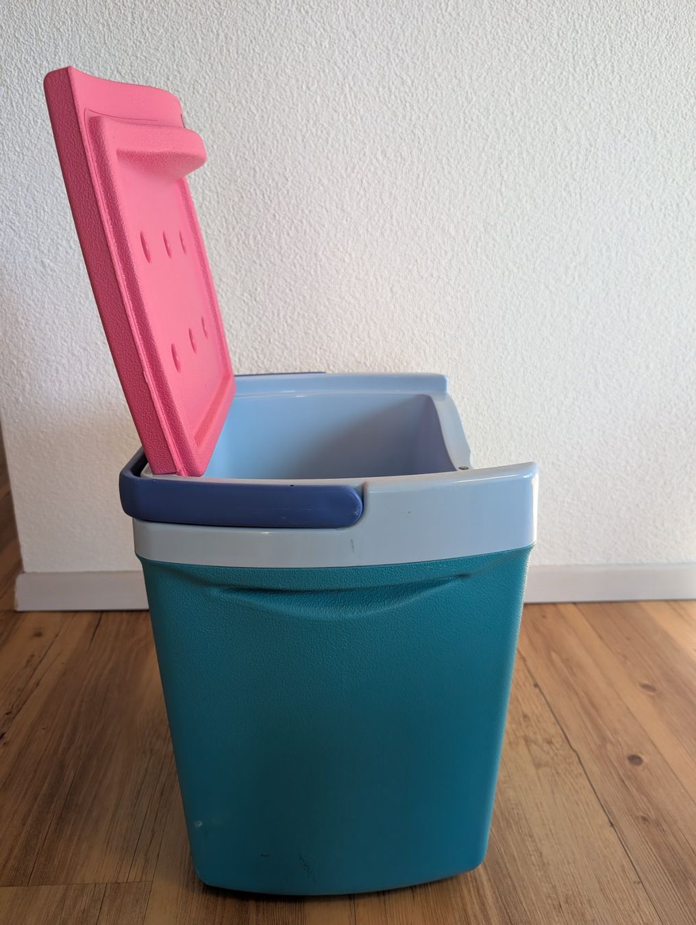 Frigoriferi & Refrigeratori: Kühlbox mit Deckel - Leicht zu tragen – Usato da Pfyn venduto da Magra02 1