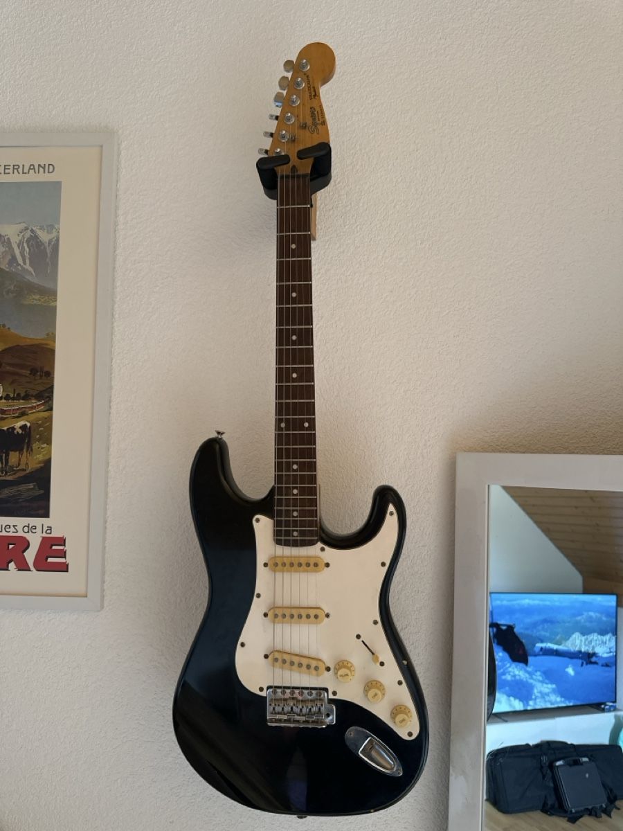Squier Instruments de musique: Squier stratocaster  – D'occasion à Cossonay-Ville par sge_2l6n