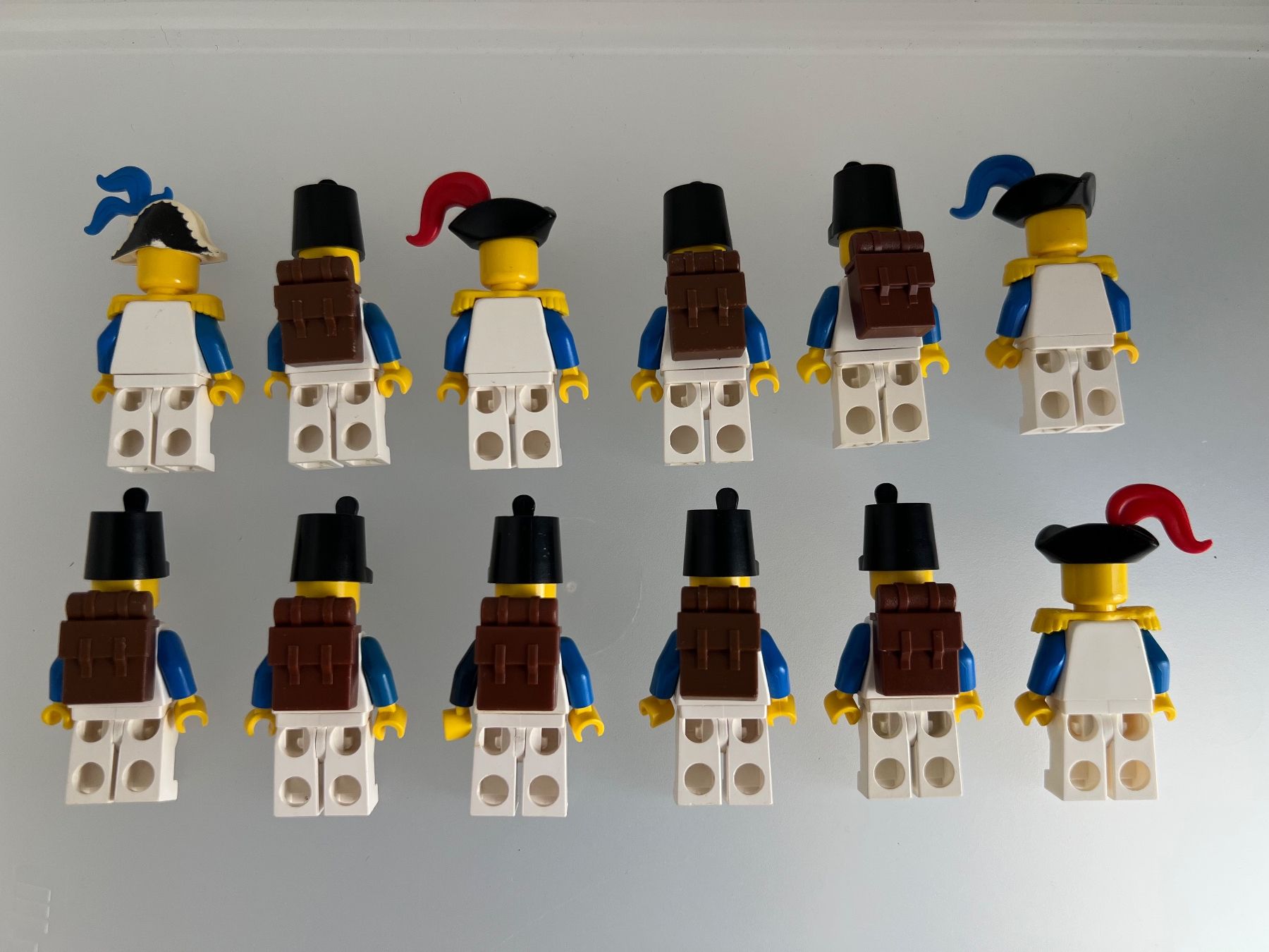 Lego Spielzeuge: LEGO Blauröcke Figuren – Gebraucht aus Uttigen von sonorsonic 1